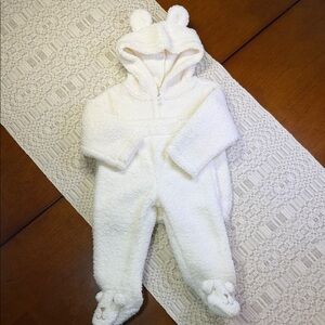 baby B’gosh Cozy White Fleece Suit Size 6 months